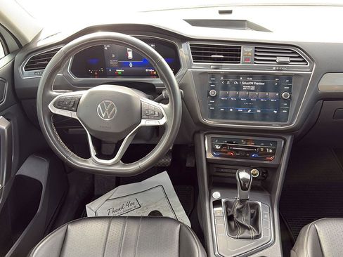 Used 2022 Volkswagen Tiguan SE image 17