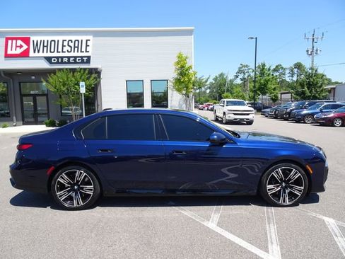 Used 2026 BMW 760i xDrive w/ Executive Package AWD/4WD image 3