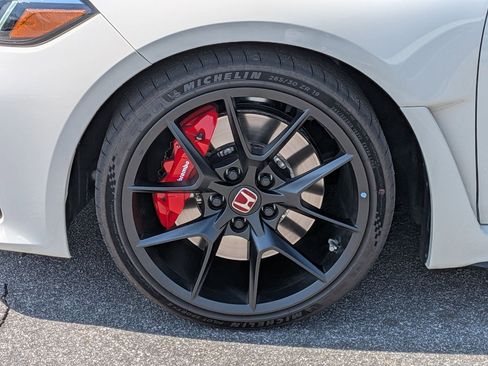 Used 2025 Honda Civic Type R image 10