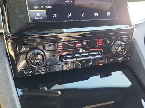 Certified 2025 Jeep Grand Cherokee Altitude image 19