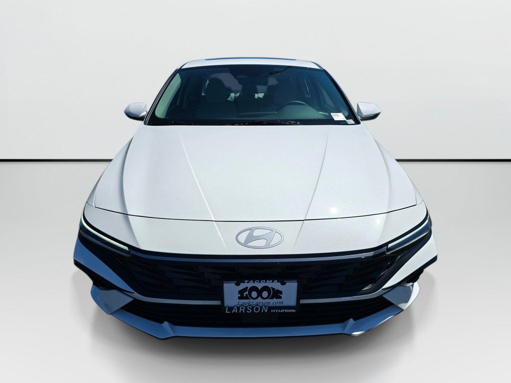 New 2026 Hyundai Elantra Limited FWD image 9