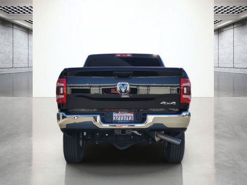 Used 2024 RAM 2500 Tradesman w/ Chrome Appearance Group AWD/4WD image 6