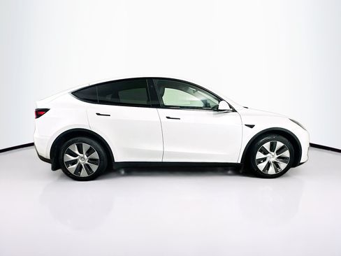 Used 2023 Tesla Model Y AWD image 10