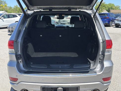 Used 2019 Jeep Grand Cherokee Overland AWD/4WD image 11