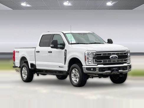 Used 2025 Ford F250 XLT w/ FX4 Off-Road Package image 6