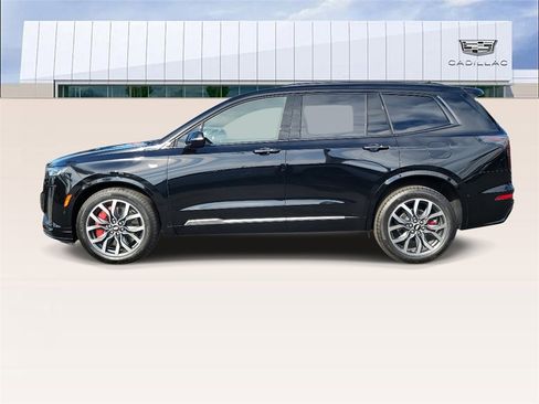 Certified 2023 Cadillac XT6 Sport w/ Technology Package image 5