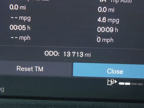 Used 2023 Volvo XC40 B5 Plus w/ Protection Package Premier image 31