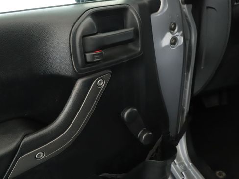 Used 2016 Jeep Wrangler Unlimited Sport w/ Connectivity Group image 6