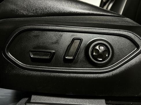 Used 2023 Jeep Grand Cherokee Altitude AWD/4WD image 14