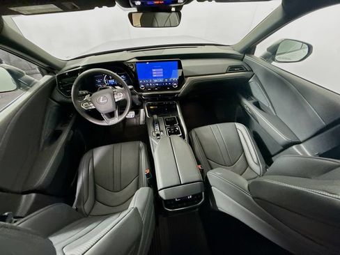 Used 2026 Lexus TX 500h AWD w/ Technology Package image 23