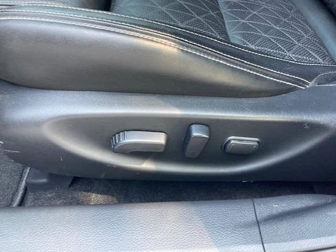 Used 2017 Nissan Maxima Platinum image 19