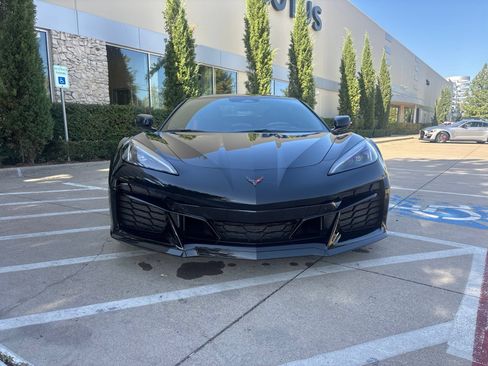 Used 2026 Chevrolet Corvette Z06 RWD image 3