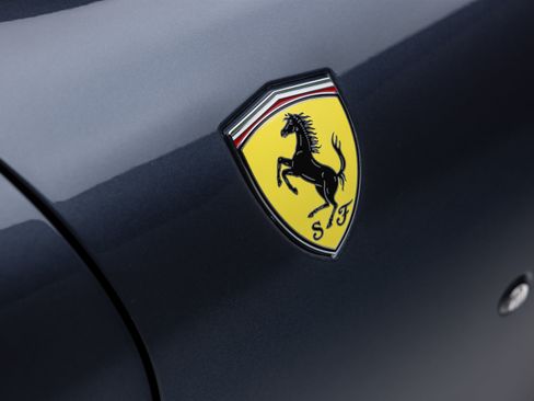 Used 2025 Ferrari Roma Spider RWD image 20