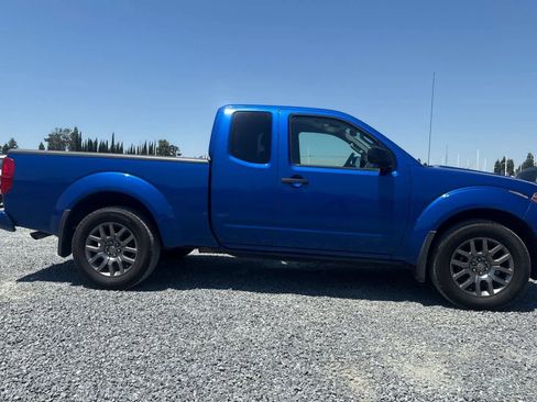 Used 2012 Nissan Frontier SV w/ Sport Appearance Pkg AWD/4WD image 9