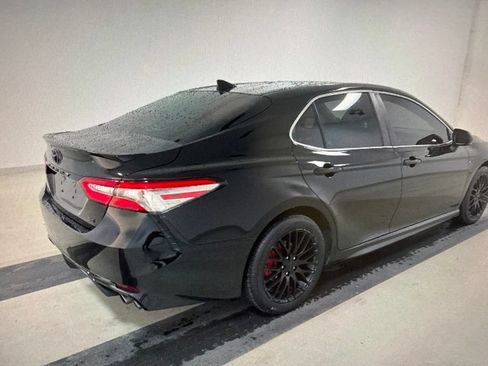 Used 2019 Toyota Camry SE w/ Audio Package FWD image 3