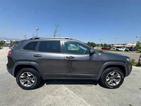 Used 2019 Jeep Cherokee Trailhawk w/ Comfort/Convenience Group AWD/4WD image 9