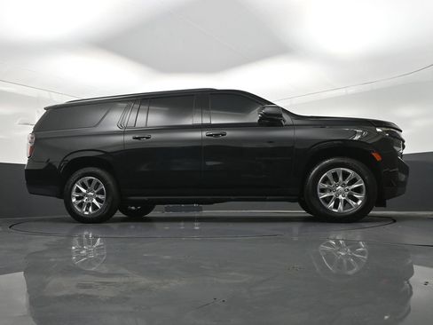 Used 2024 Chevrolet Suburban RST w/ Luxury Package RWD image 30