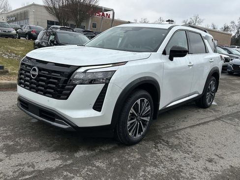 New 2026 Nissan Pathfinder Platinum AWD/4WD image 3