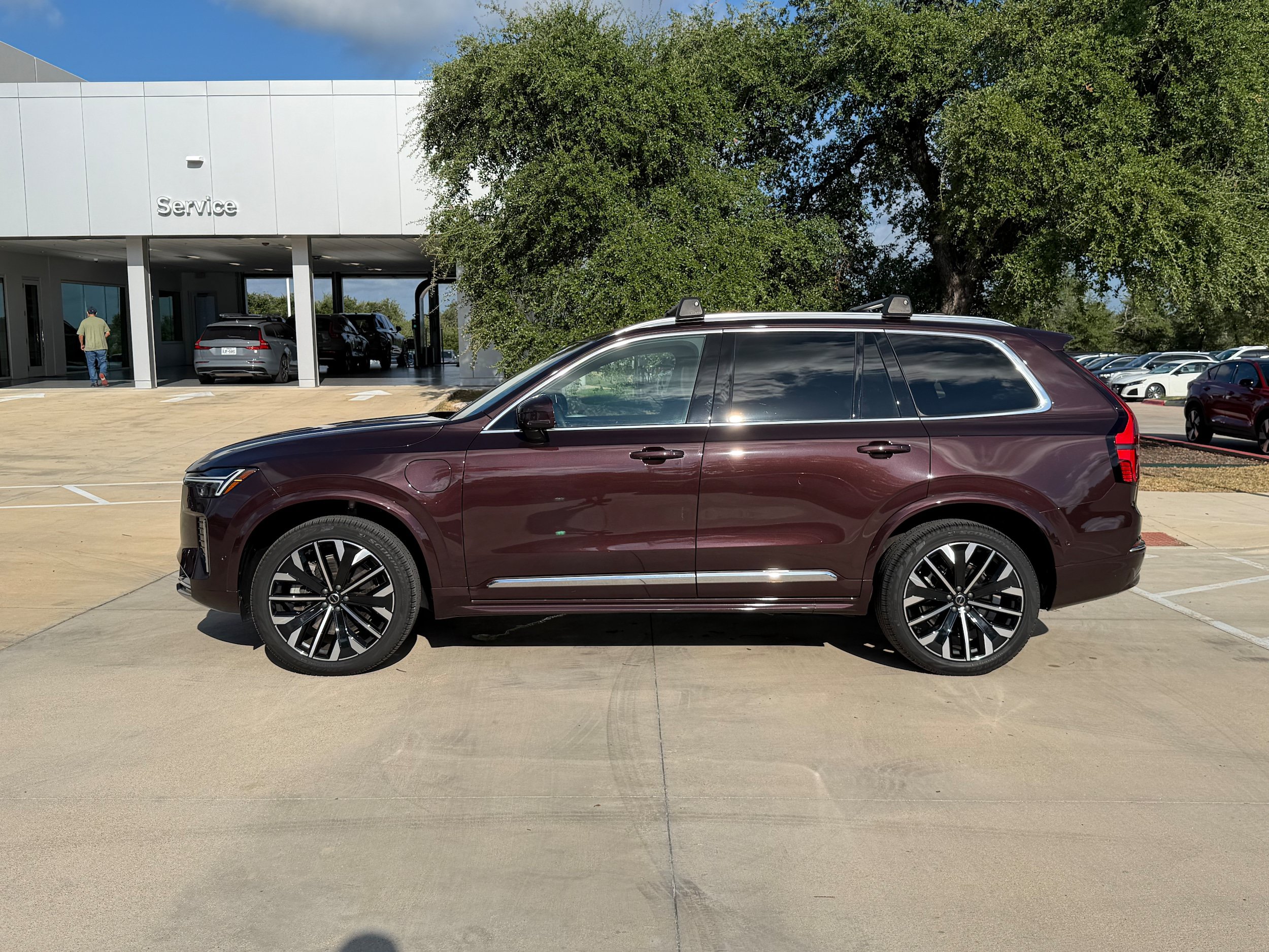 Certified 2025 Volvo XC90 T8 Ultra AWD/4WD image 3