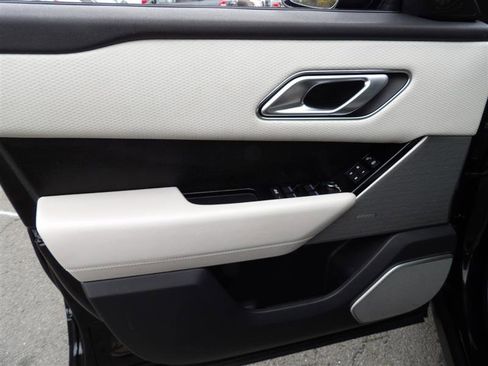 Used 2020 Land Rover Range Rover Velar R-Dynamic S image 18