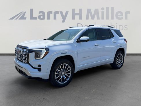 Used 2026 GMC Terrain Denali AWD/4WD image 1