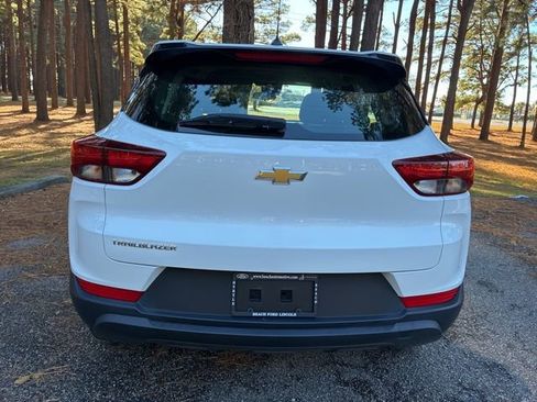 Used 2023 Chevrolet TrailBlazer LS image 4