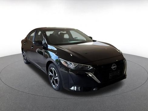 Used 2025 Nissan Sentra SV FWD image 3