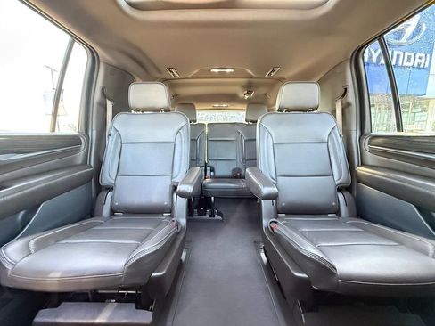 Used 2021 GMC Yukon XL Denali w/ Denali Premium Package image 31