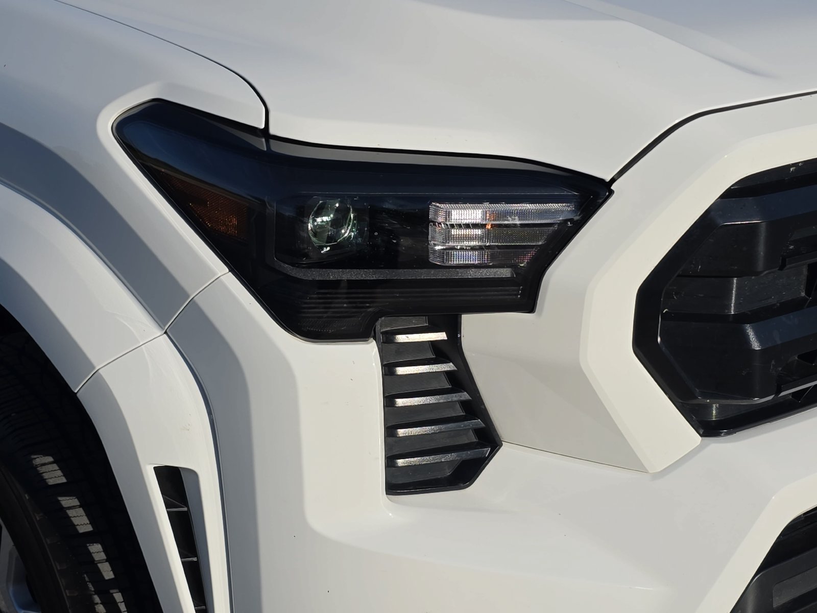 Used 2025 Toyota Tacoma SR RWD image 27