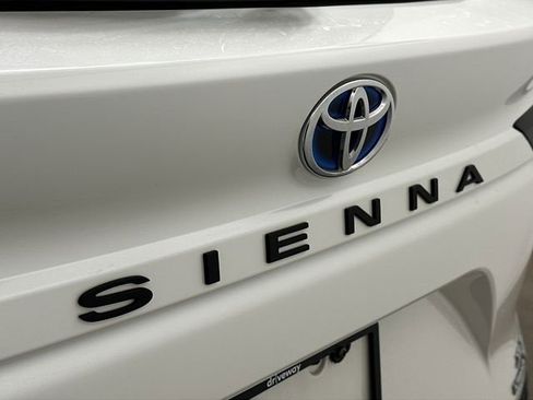 Used 2021 Toyota Sienna XLE w/ XLE Plus Package image 30