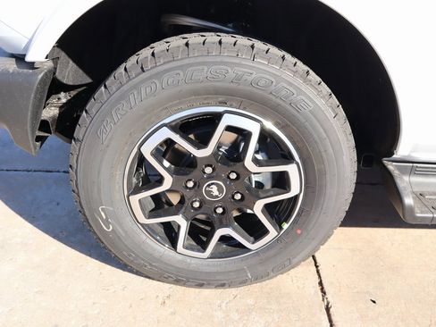 New 2025 Ford Bronco Outer Banks image 18