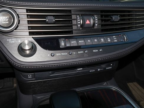 Used 2018 Lexus LS 500 AWD w/ Interior Upgrade Package image 29