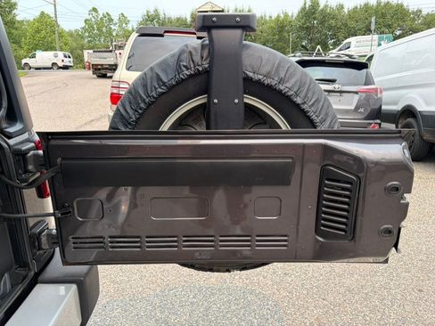 Used 2014 Jeep Wrangler Unlimited Sahara AWD/4WD image 20