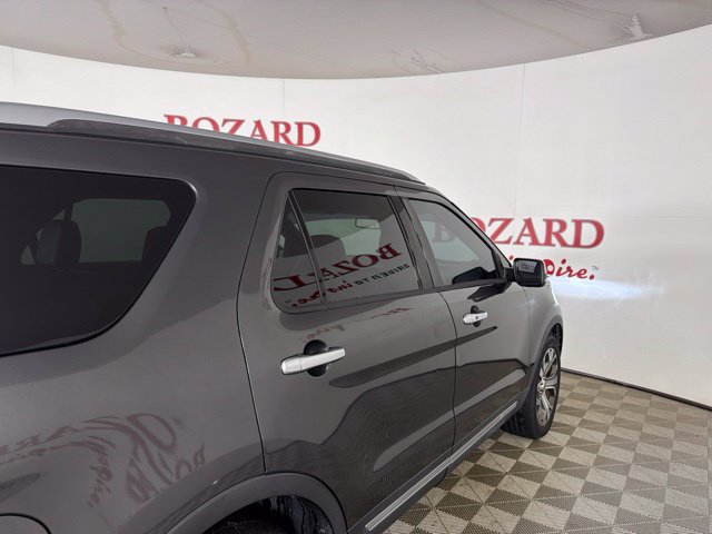 Used 2018 Ford Explorer Platinum AWD/4WD image 17