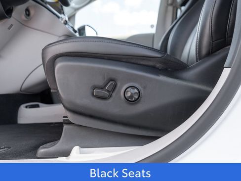 Used 2024 Chrysler Pacifica Touring-L FWD image 21