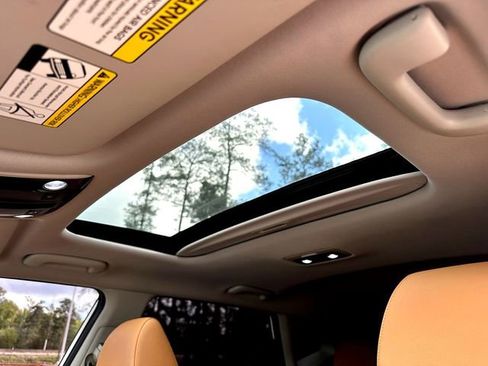 Used 2024 Kia Seltos SX w/ SX Sunroof Package image 18