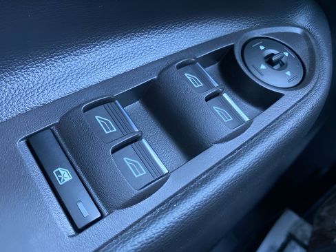 Certified 2019 Ford Escape SE image 18