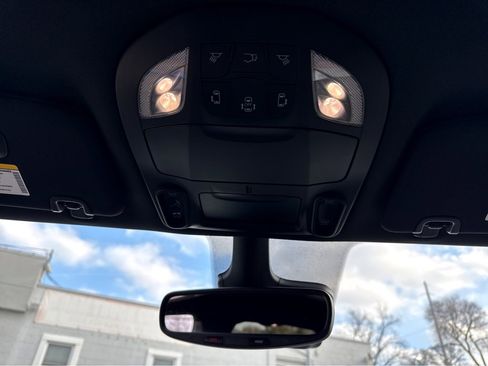 Certified 2023 Chrysler Pacifica Limited w/ S Appearance Package image 25