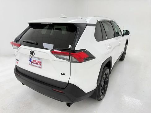 Used 2023 Toyota RAV4 LE FWD image 40