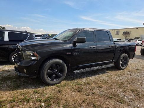 Used 2018 RAM 1500 Express w/ Black Ram 1500 Express Group image 3