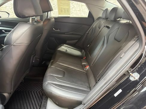 Used 2024 Hyundai Elantra Limited FWD image 13