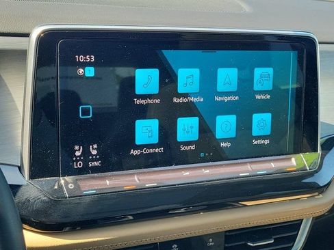 Used 2024 Volkswagen Atlas Cross Sport SE w/ Panoramic Sunroof Package FWD image 25
