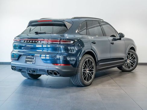 Certified 2025 Porsche Cayenne AWD/4WD image 7