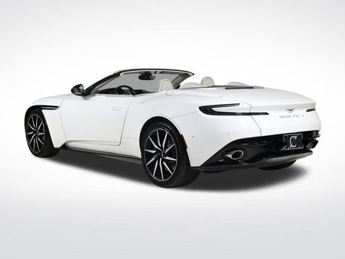 Used 2022 Aston Martin DB11 Volante image 5