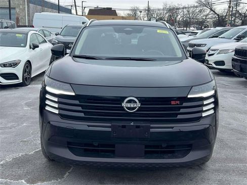 Used 2025 Nissan Kicks SR w/ SR Premium Package image 2