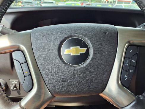 Used 2018 Chevrolet Express 2500 w/ Driver Convenience Package RWD image 10