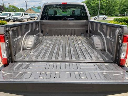 Used 2019 Ford F250 XL w/ Power Equipment Group RWD image 5