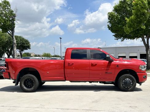 Used 2024 RAM 3500 Laramie w/ Night Edition AWD/4WD image 3