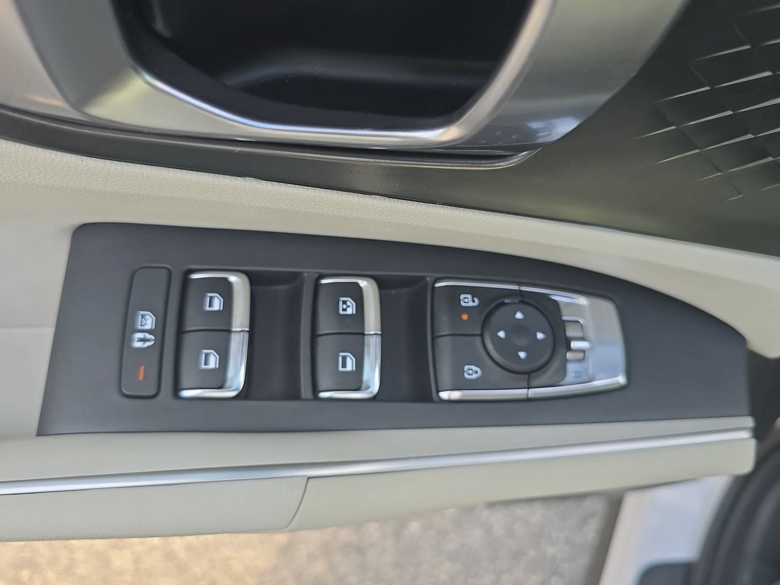Used 2025 Kia Sorento S w/ Panoramic Sunroof Package FWD image 28