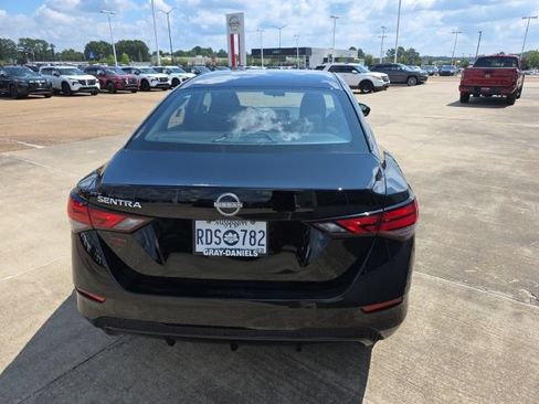 Certified 2025 Nissan Sentra S FWD image 10